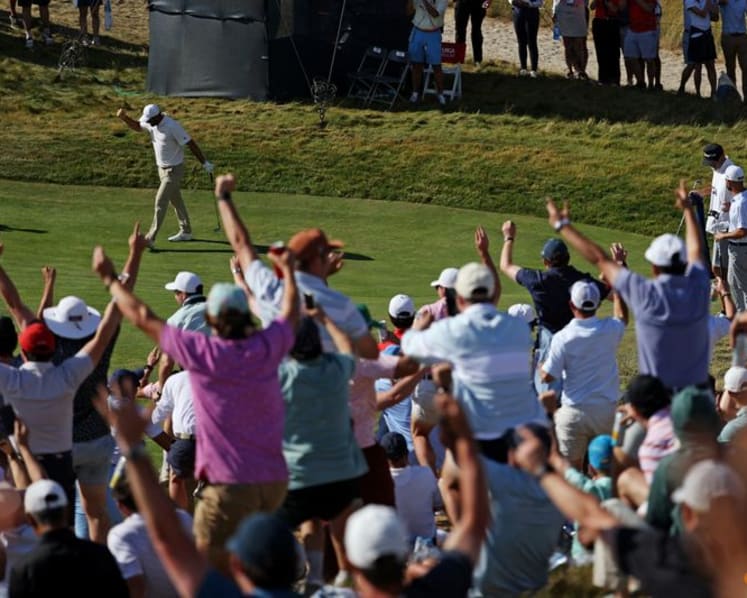 Clark builds six-stroke lead heading into US Open final round