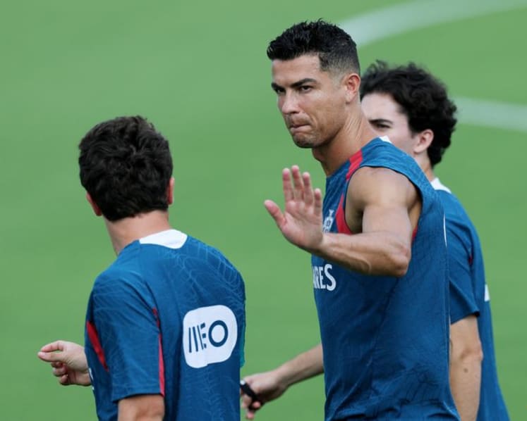 Portugal and Colombia battle for top spot to dodge heavyweights in last 32