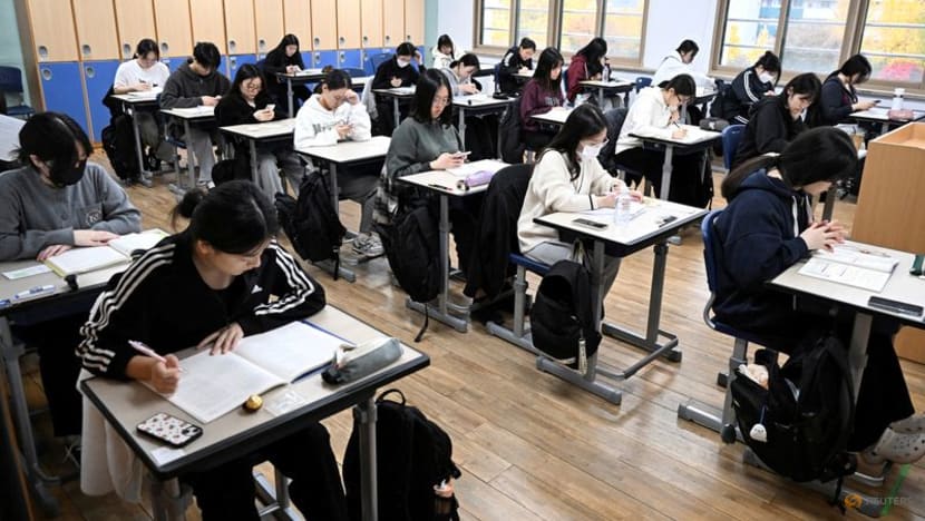 South Korea to ban mobile phones in school classrooms South Korea to ban mobile phones in school classrooms