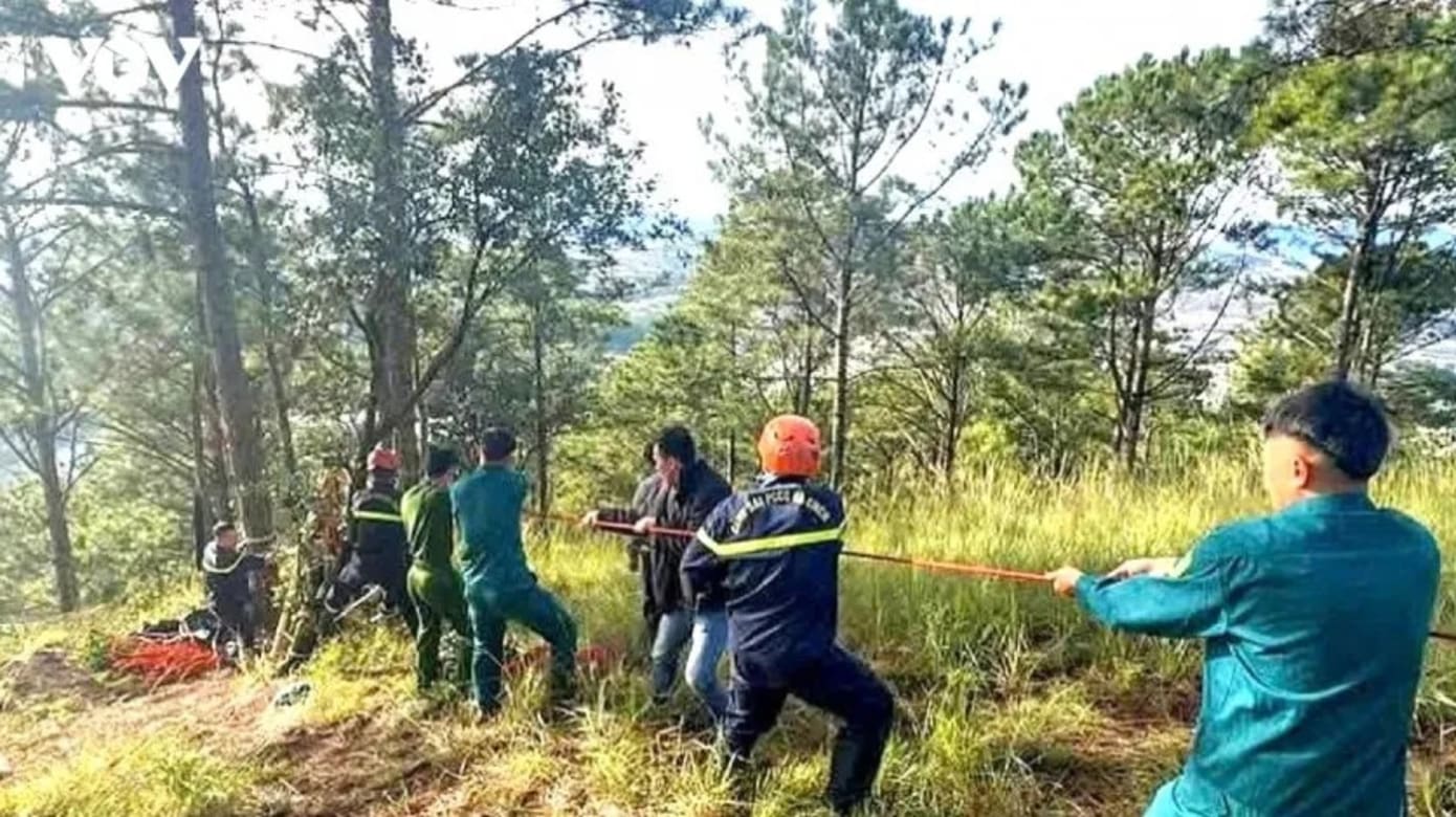 马国女游客大叻登山失足 坠10米深矿坑获救