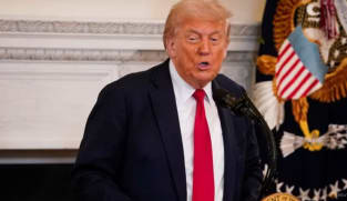 Trump meterai perjanjian perdagangan dengan Indonesia; EU siap sedia lancar tindak balas