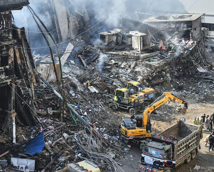 Karachi mall fire death toll rises to 28 as rescuers recover 5 more bodies