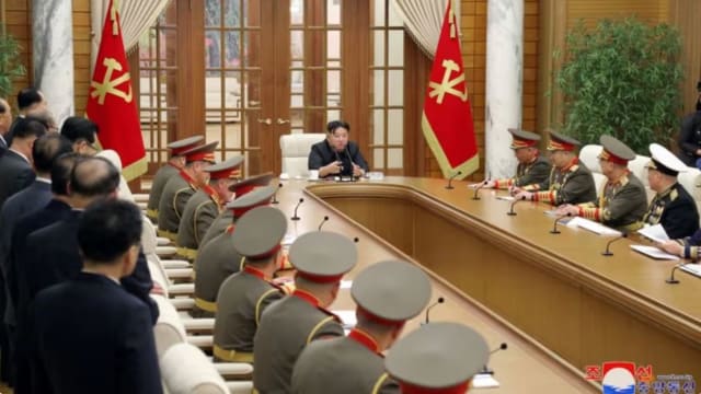 应对美国和韩国军事挑衅 金正恩指示要严密打击彻底歼灭