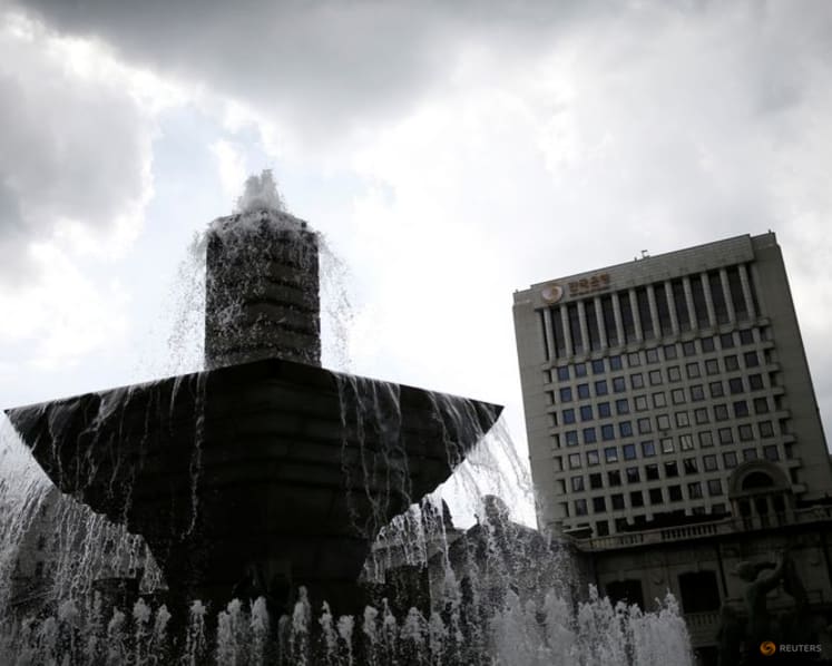 Bank of Korea holds rates after back-to-back hikes