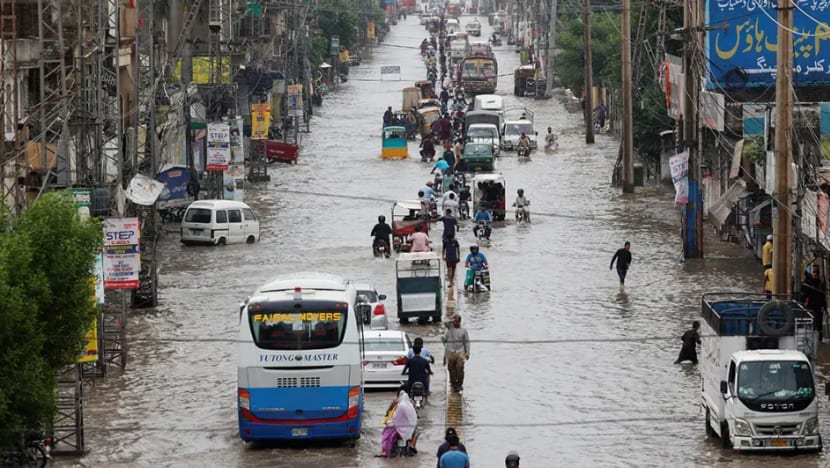 Lebih 200,000 penduduk dipindahkan susuli banjir besar di Pakistan