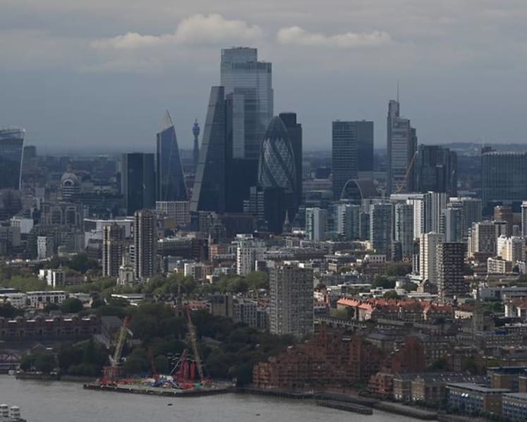 UK signs trade deal with Canada to prepare for Brexit