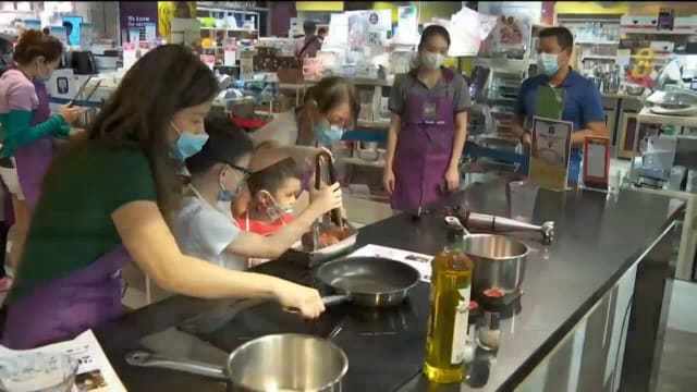 防疫措施放宽 烘焙和烹饪教室：报名上课需求起落参半