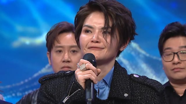演绎《世纪末烟花》表现失准，卓猷燕《中年好声音4》遗憾出局！