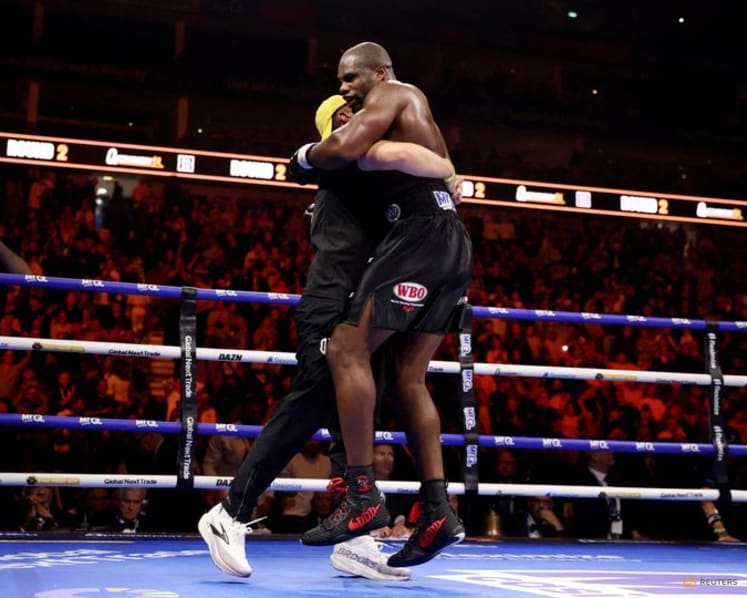 Dubois defeats Wardley in short order to retain WBO heavyweight title