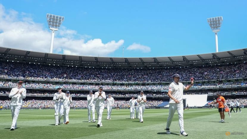 Former players slam 'unfair' MCG pitch as wickets tumble in fourth Ashes test