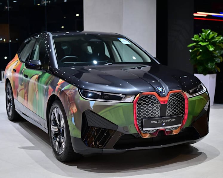 Botero in Singapore: BMW Eurokars unveils 3 bespoke art cars for the IMBA exhibition at Gardens by the Bay