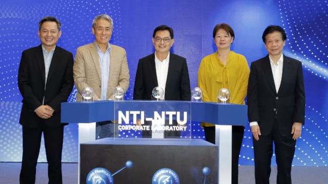 纳峰-南大企业研究室成立 推进我国纳米科技
