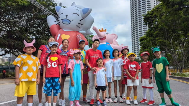 双胞胎滑轮高手参加国庆表演 难倒教练和队友
