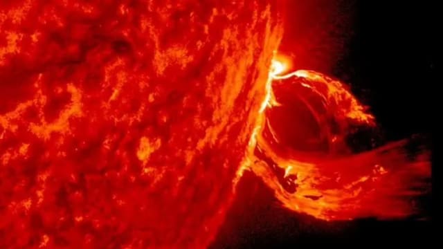 超强太阳风暴袭击地球 全球多个地方出现极光现象