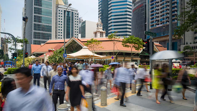 人口老龄化 本地居民劳动力参与率连续四年下滑