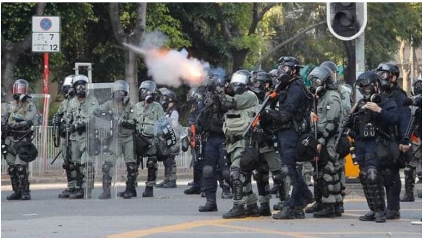 Rakyat S'pura dinasihati tunda perjalanan tidak penting ke Hong Kong: MFA