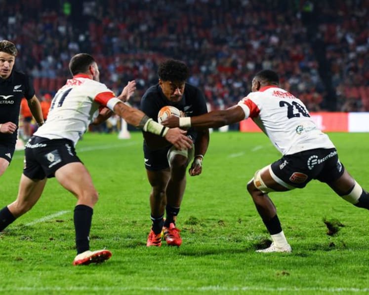 All Blacks come from behind to edge Lions and stay unbeaten on tour