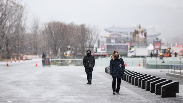 韩国严寒天气持续 当局发布大雪预警