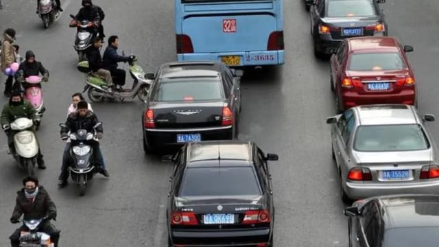 湖南长沙市发生机动车撞人事件造成八人死亡