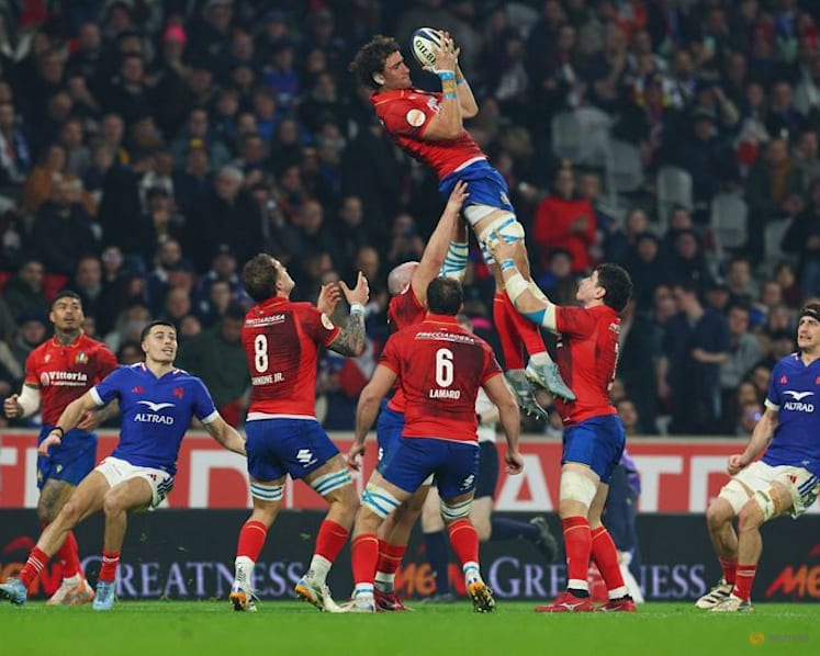 France stay in Six Nations charge with win over Italy