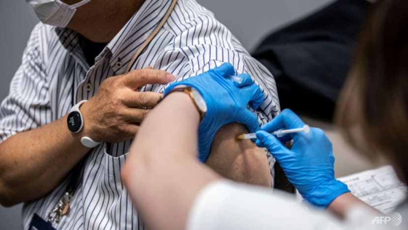 Commentary: Anticipating COVID-19 vaccine side effects makes it likely you’ll experience one Commentary: Anticipating COVID-19 vaccine side effects makes it likely you’ll experience one