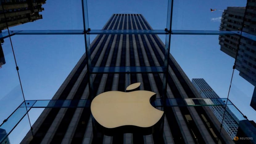 Apple hires ex-Google executive to head AI marketing amid push to improve Siri