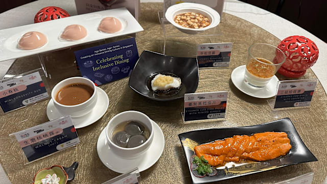 为吞咽困难患者制软餐 新社科大与两餐馆推出试点计划