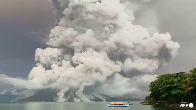 鲁昂火山喷发 七机场被迫关闭