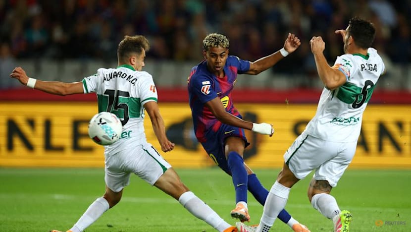 Barcelona return to winning ways with 3-1 victory over Elche