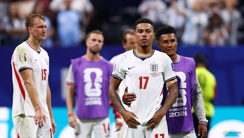 Holders Argentina beat England 2-1 to set up World Cup final against Spain