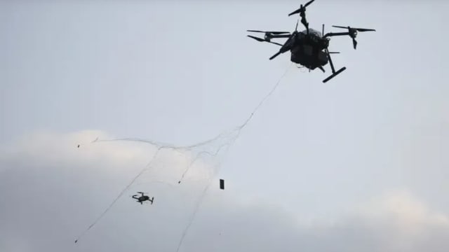 韩国一架军用无人机与直升机相撞 所幸无人伤亡 