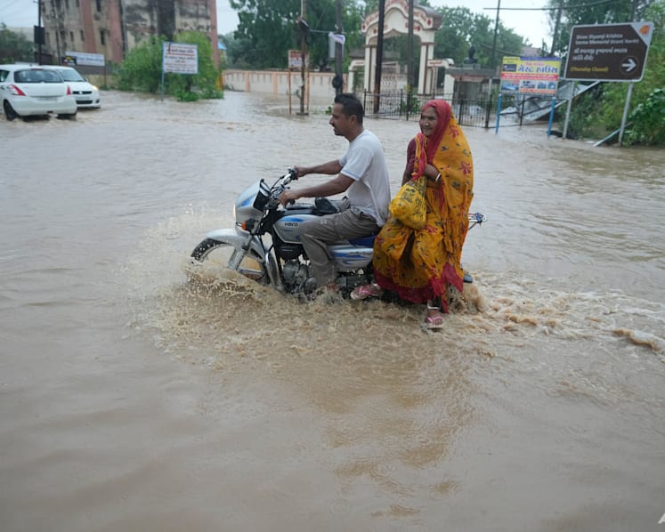 Thousands in western India relief camps start returning home as Cyclone Biparjoy recedes