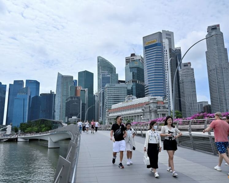 Faster economic growth, lower inflation to come in 2024, economists say in MAS survey