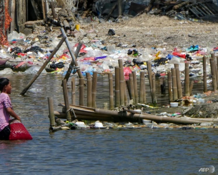 Indonesia plans to ban single-use plastic by end of 2029
