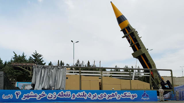 伊朗称将动用新一代导弹打击美以目标