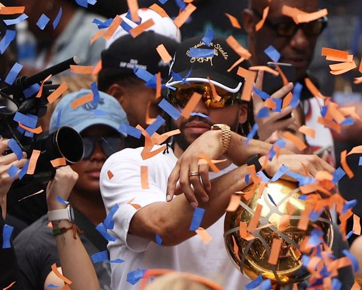 Euphoric Knicks fans flood New York for NBA championship ticker-tape parade