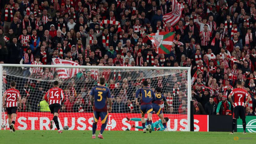 Bilbao knock out 10-man Roma, Lazio reach Europa League quarters