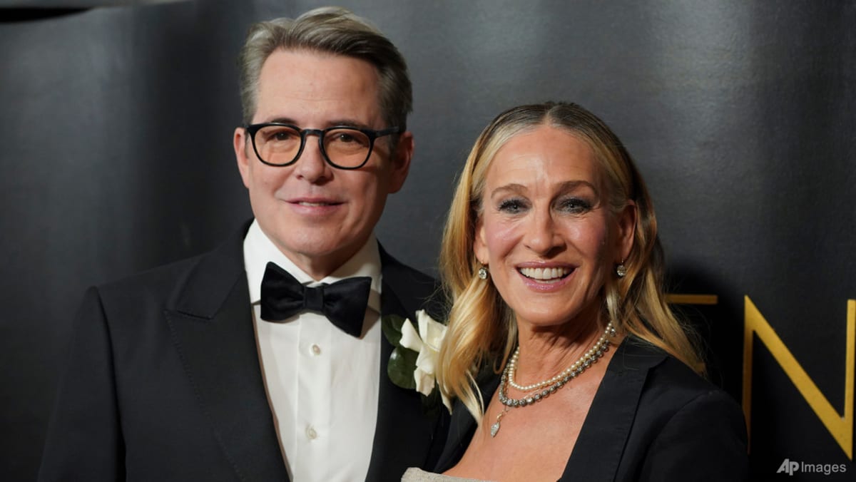 Sarah Jessica Parker gets Golden Globes' Carol Burnett Award and Helen Mirren gets DeMille prize