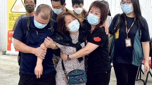 香港起重机倒塌致三死 单亲母亲哀叫“还我儿子”！