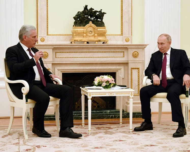 Russia, Cuba leaders meet in Moscow, honour rebel icon Castro