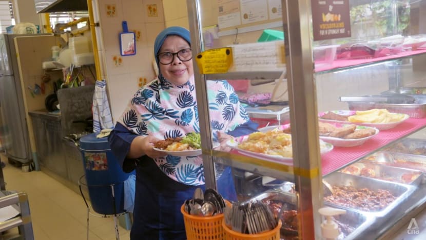 'Seperti anak sendiri': Pengusaha kantin sekolah Singapura ini menyantuni para pelajar dengan menu istimewa, harga berpatutan 
