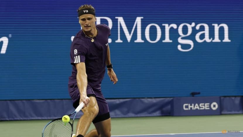 Zverev's experience trumps Fearnley's fightback at US Open
