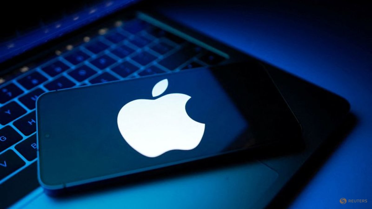 channelnewsasia.com - Apple names insider Steve Smith as new M&A chief, memo shows