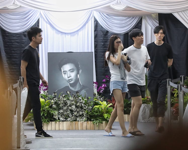 Wake for Aloysius Pang begins as curious onlookers, family and friends gather
