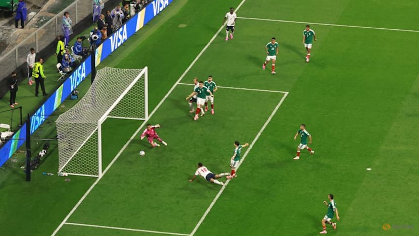 Ten-man England beat battling Mexico 3-2 in last-16 thriller