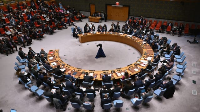 美国再提修订版新决议草案 预计周一表决