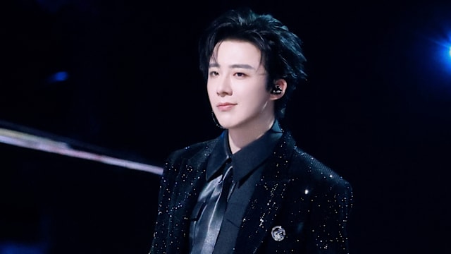 刘宇宁直播金句诞生！粉丝告白秒被“送去睡觉”全网笑翻