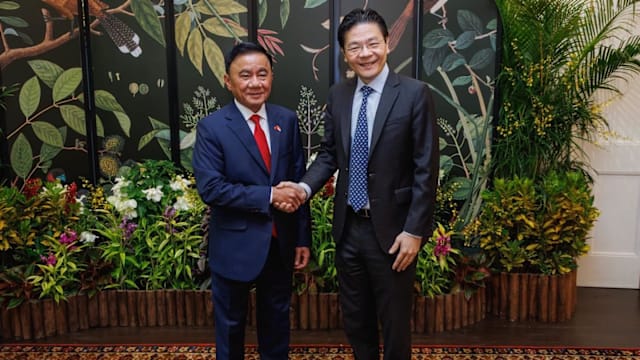 黄总理会见陈锦秀 期待继续推进新越关系  