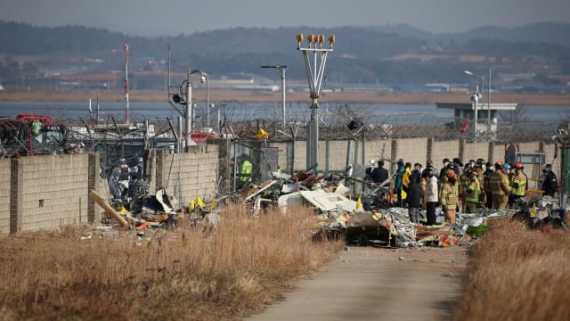 济州航空失事客机死亡人数增至96人 意外现场设遗体临时安置设施