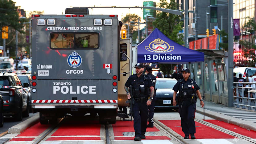 2 dead, 3 hurt in Toronto shooting, attacker at large